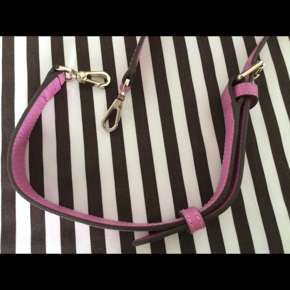 NWT Henri Bendel pink hobo bouquet crossbody. - Picture 12 of 13